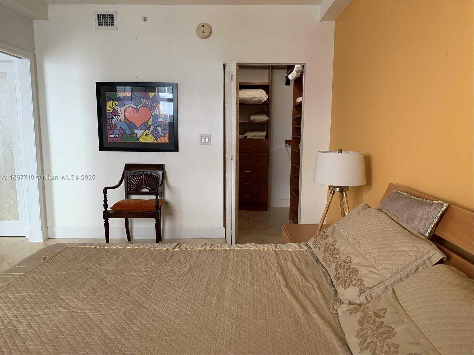 Small Image of 185 SOUTH EAST 14TH TER #2201, Miami Number 4