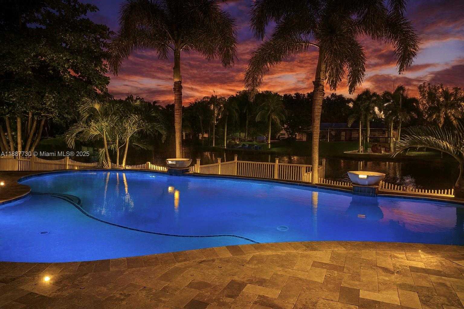 Small Image of 10751 SOUTH WEST 26TH CT, Davie Number 30