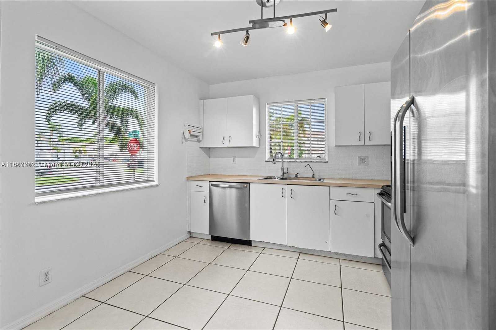 Small Image of 1162 SOUTH WEST 44TH AVE, Deerfield Beach Number 11