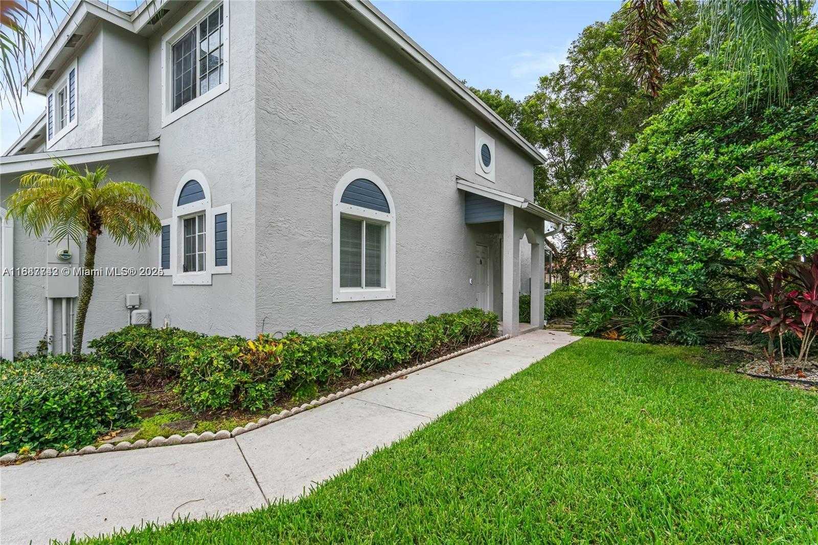 Small Image of 1162 SOUTH WEST 44TH AVE, Deerfield Beach Number 2
