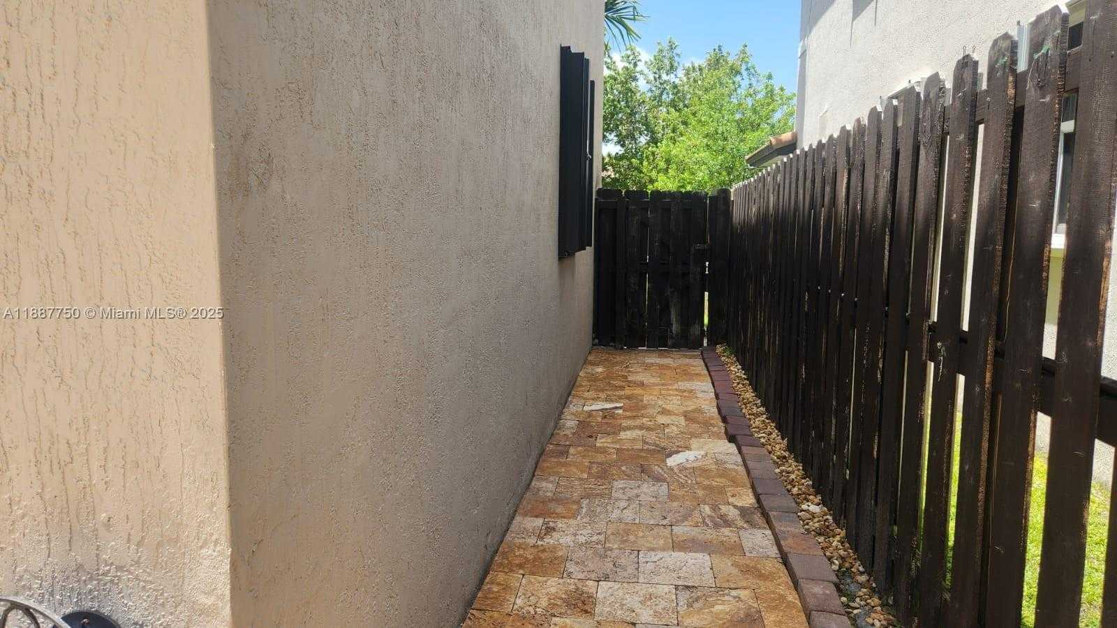 Small Image of 25309 SOUTH WEST 118TH CT #25309, Homestead Number 40