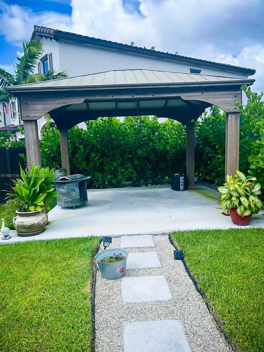 Small Image of Miami Number 32