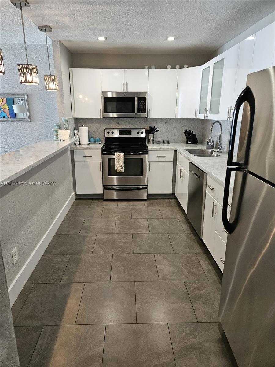 Small Image of 19370 COLLINS AVE #1502, Sunny Isles Beach Number 17
