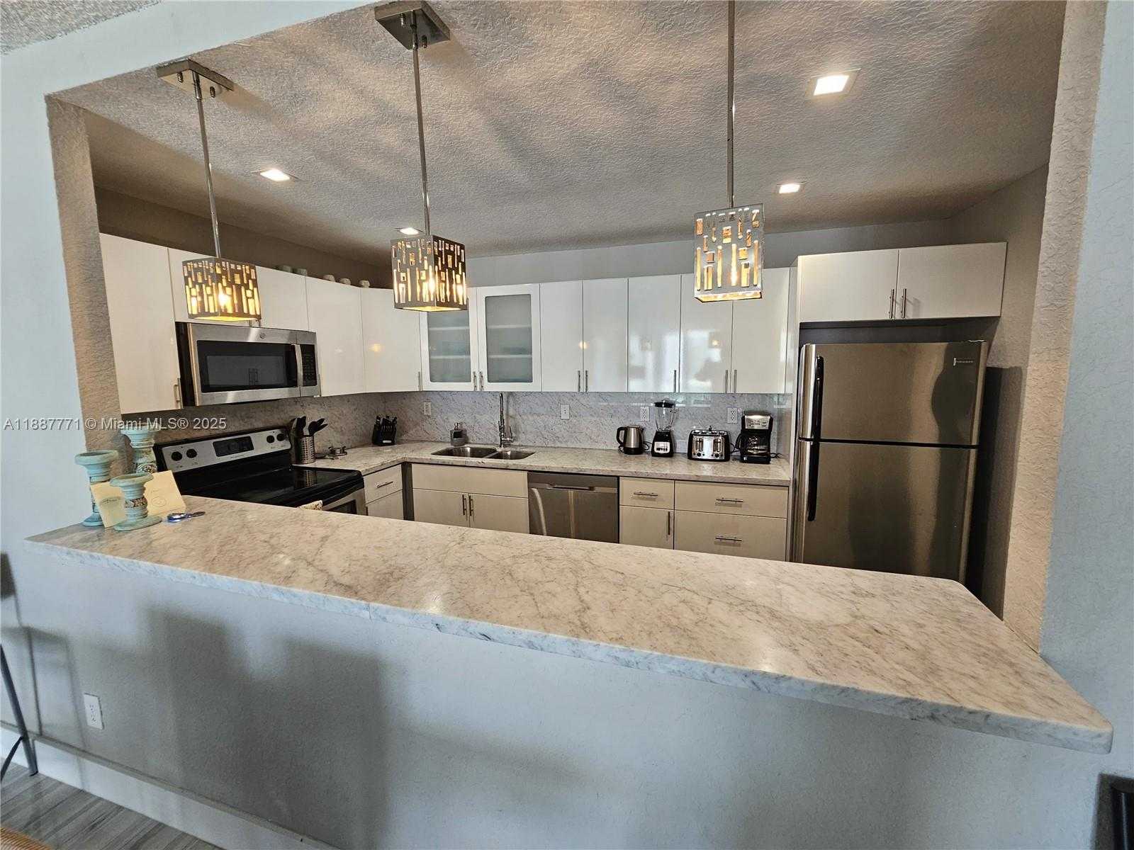 Small Image of 19370 COLLINS AVE #1502, Sunny Isles Beach Number 7