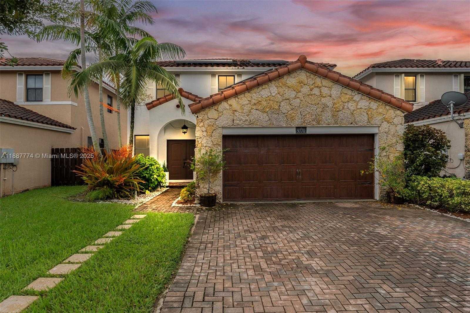 Small Image of 9770 NORTH WEST 10TH ST #9770, Miami Number 13