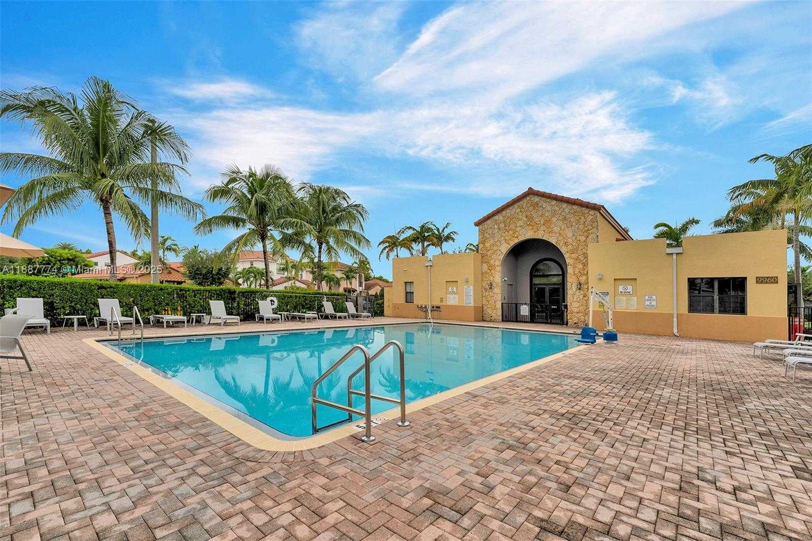 Small Image of 9770 NORTH WEST 10TH ST #9770, Miami Number 15