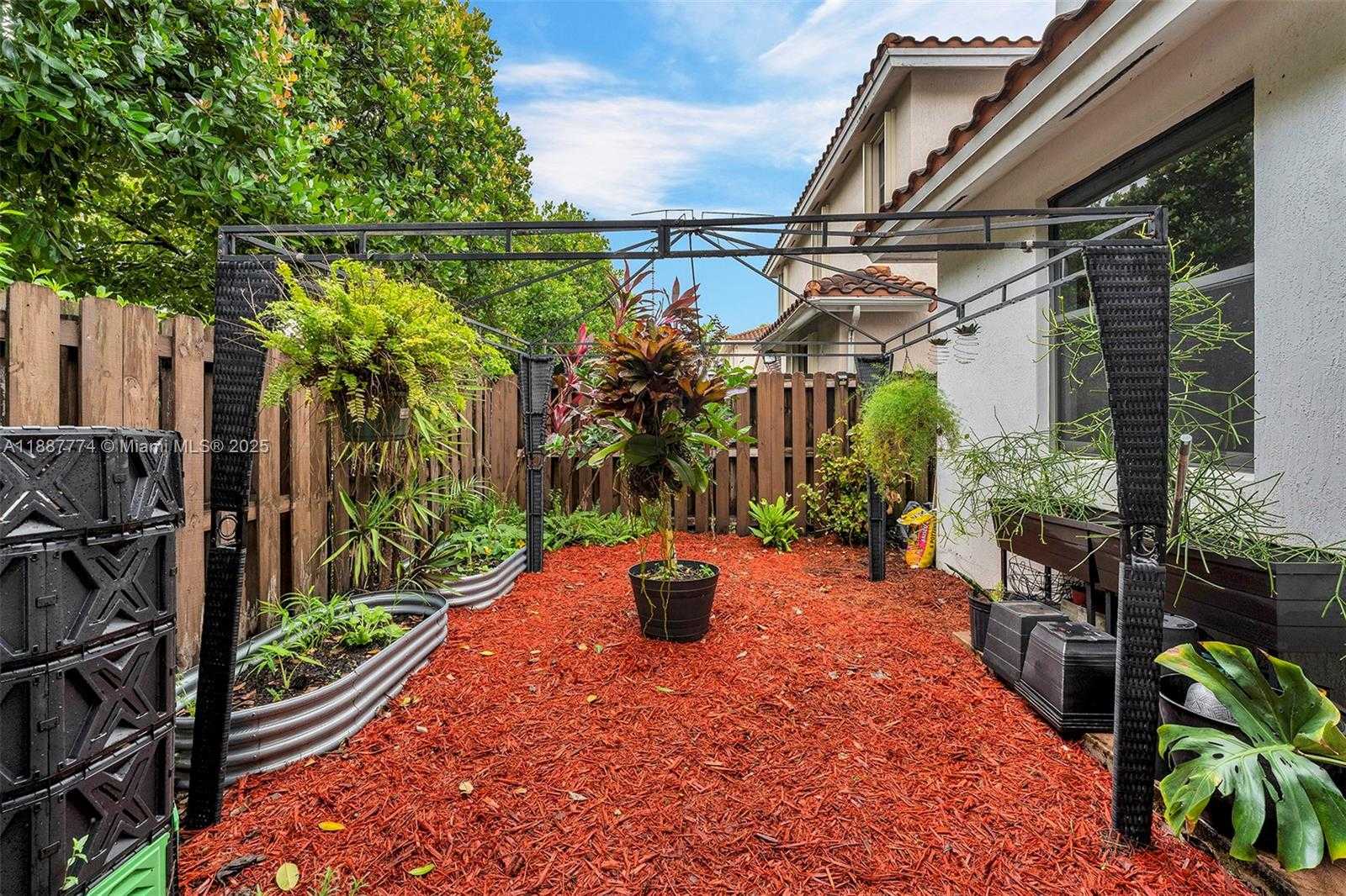 Small Image of 9770 NORTH WEST 10TH ST #9770, Miami Number 24