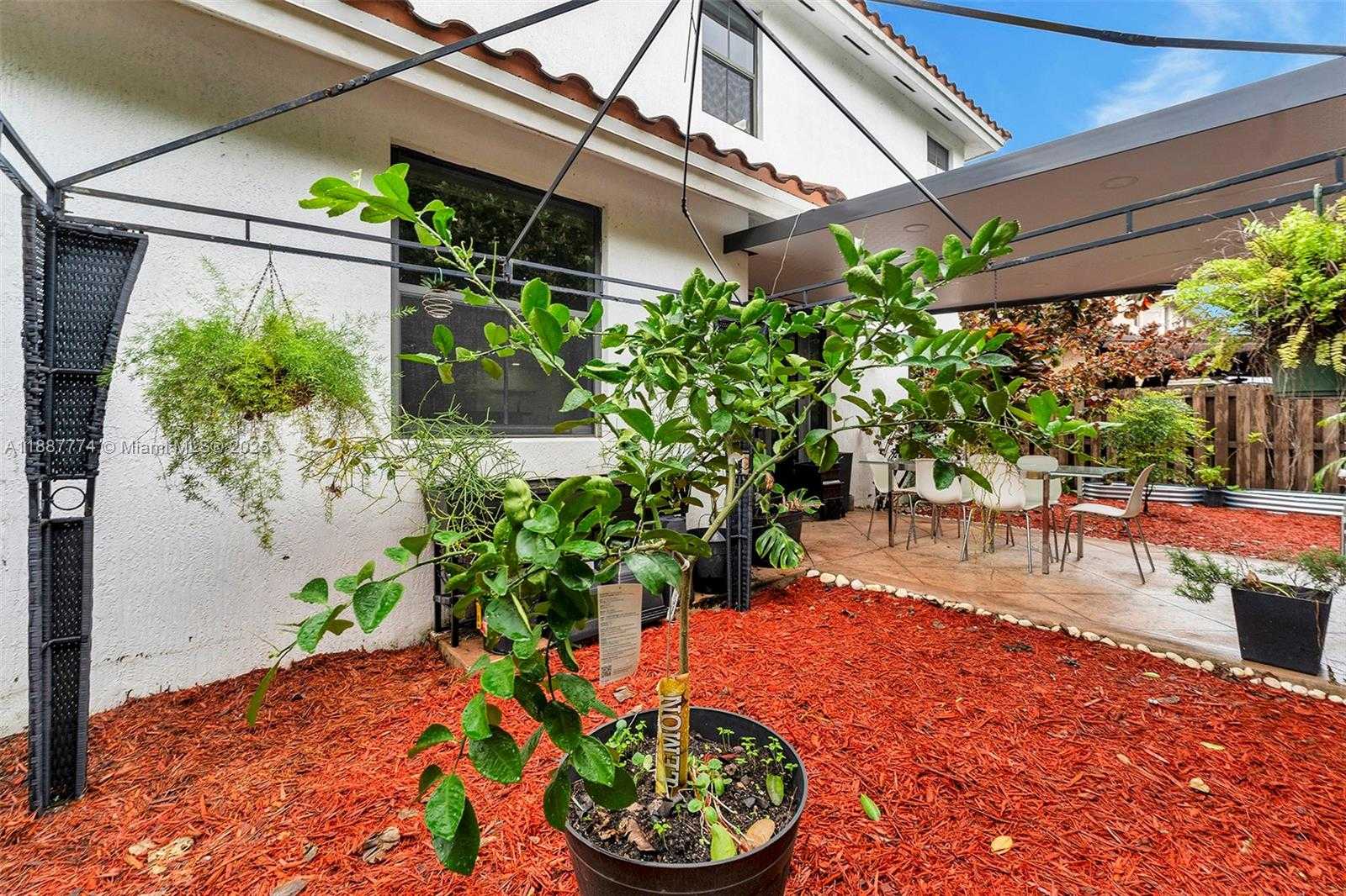 Small Image of 9770 NORTH WEST 10TH ST #9770, Miami Number 26