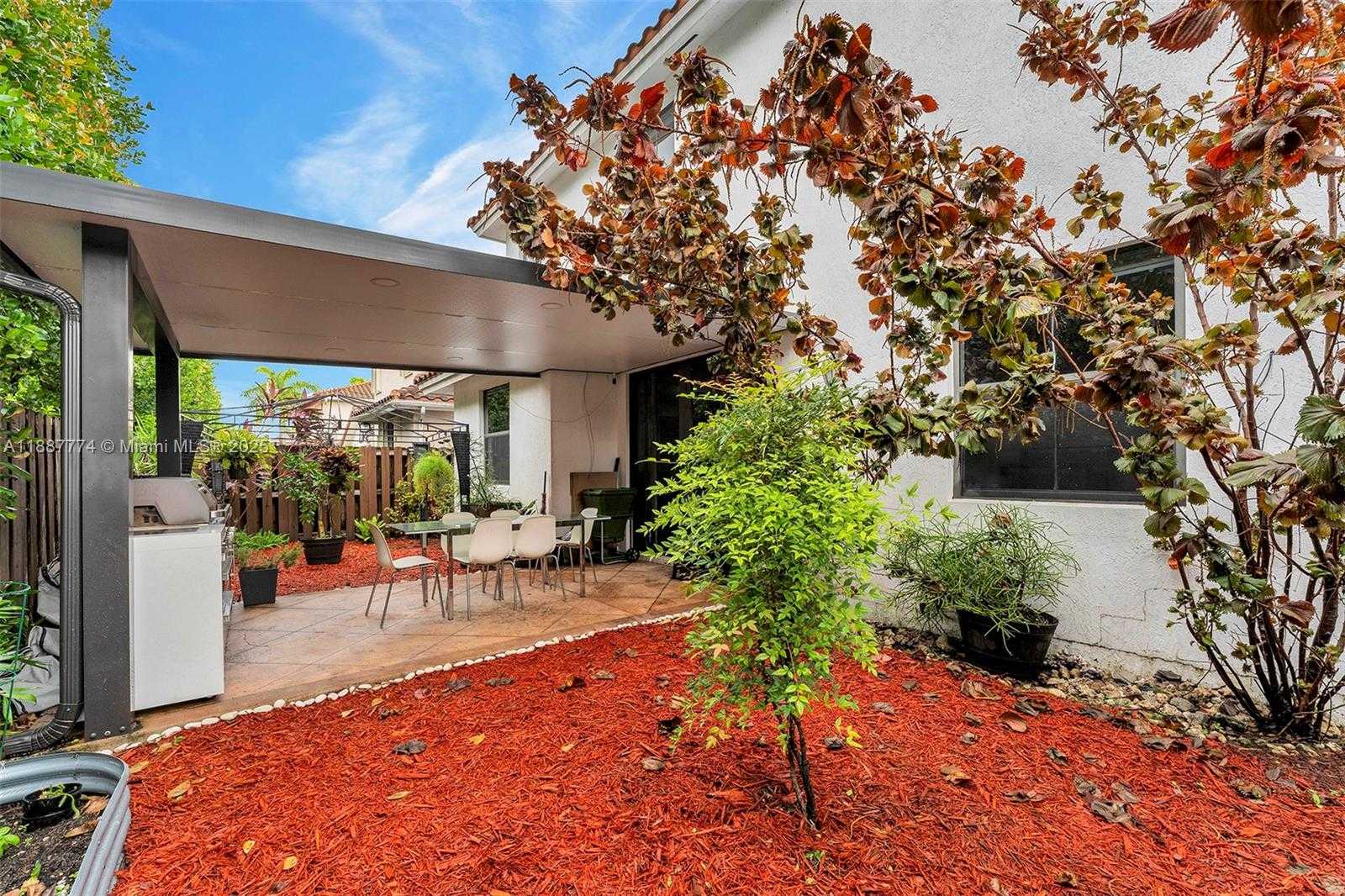 Small Image of 9770 NORTH WEST 10TH ST #9770, Miami Number 27