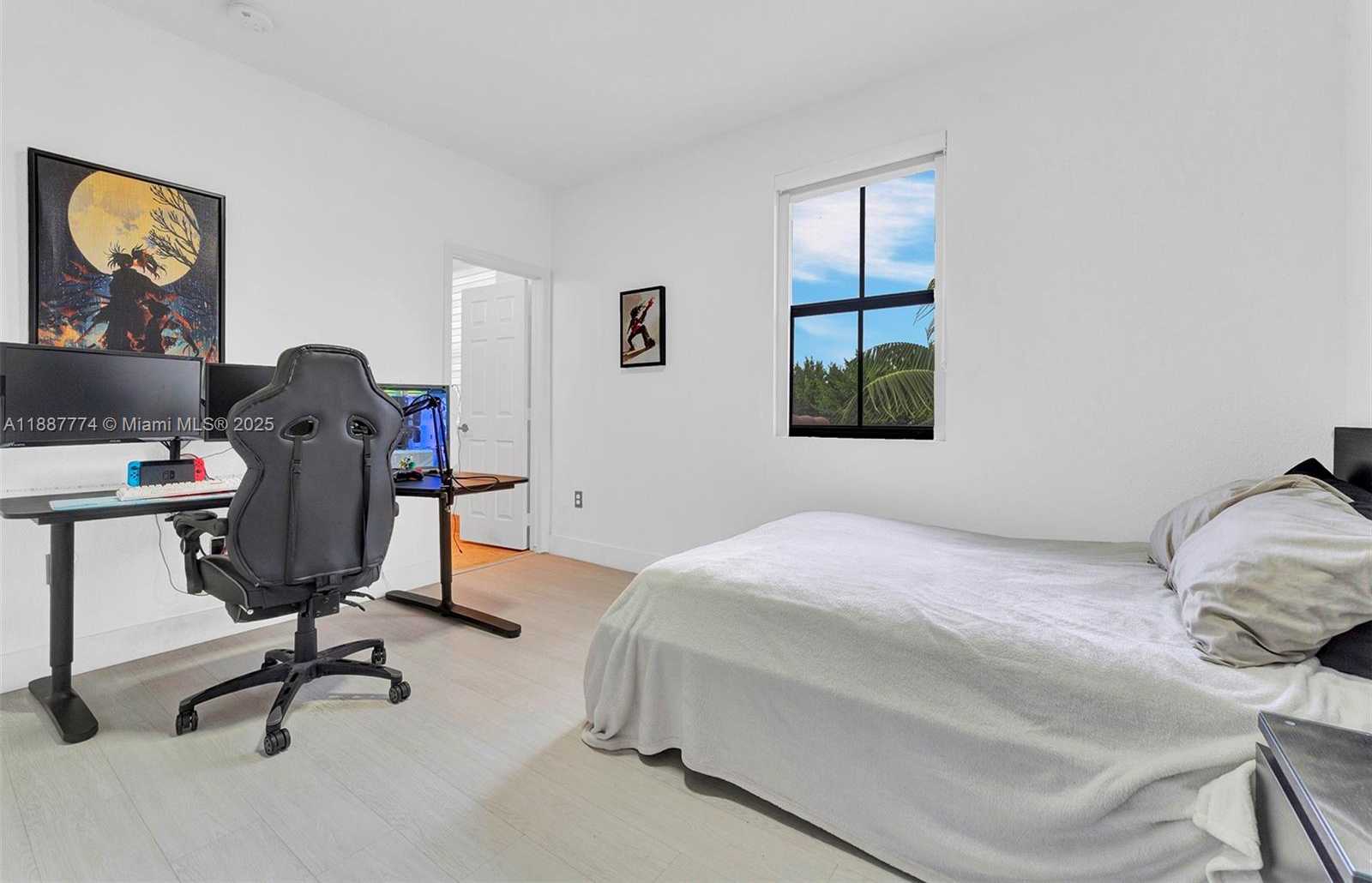 Small Image of 9770 NORTH WEST 10TH ST #9770, Miami Number 32