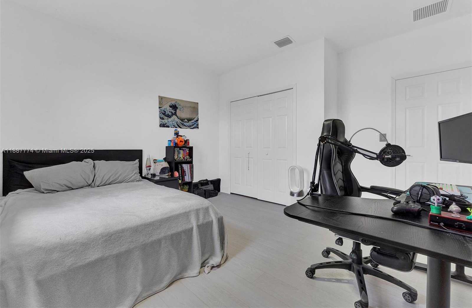 Small Image of 9770 NORTH WEST 10TH ST #9770, Miami Number 33
