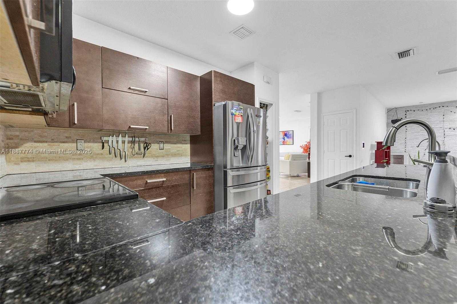 Small Image of 9770 NORTH WEST 10TH ST #9770, Miami Number 52