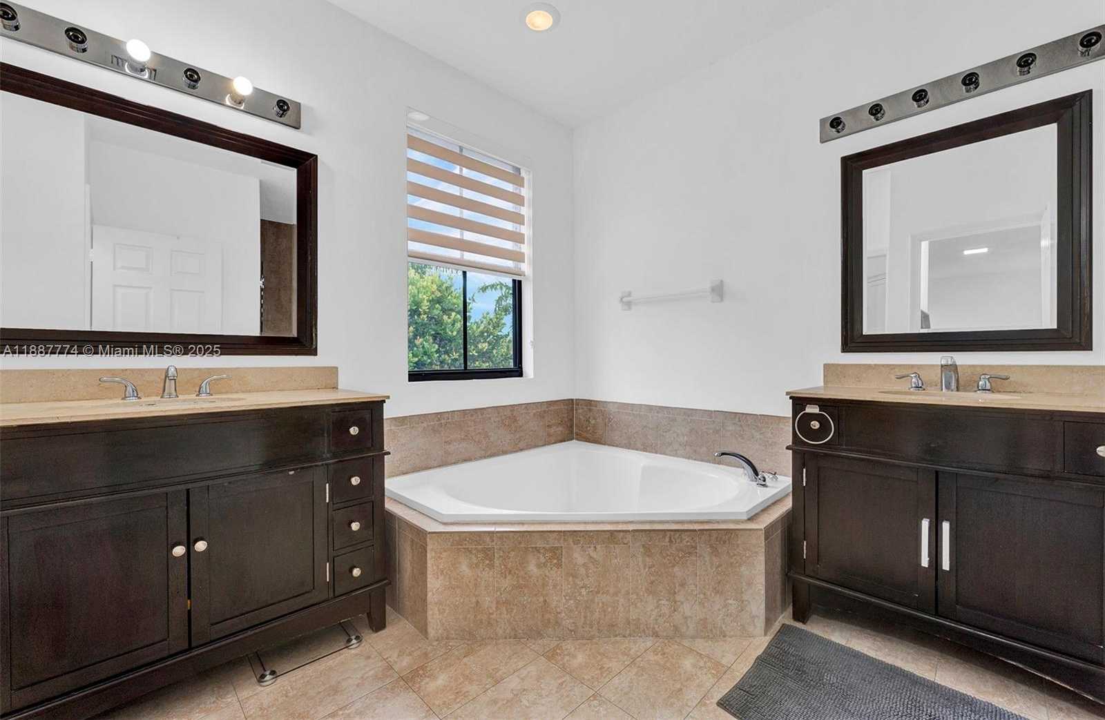Small Image of 9770 NORTH WEST 10TH ST #9770, Miami Number 55