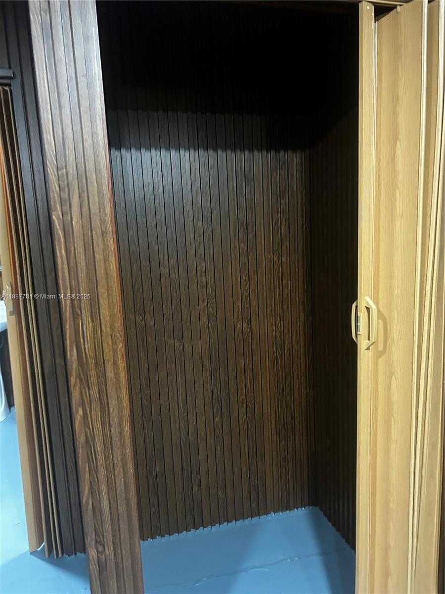 Small Image of 4510 SOUTH WEST 38TH ST #2, Hollywood Number 7