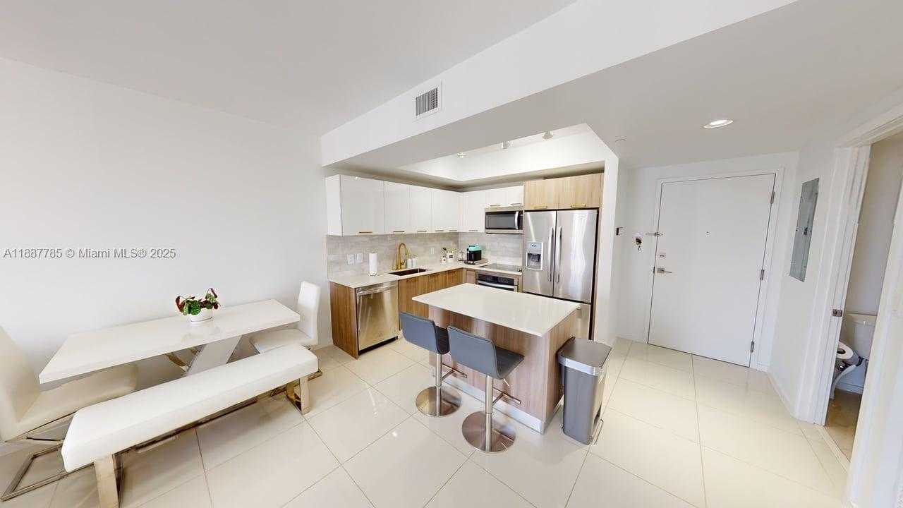 Small Image of 5300 PASEO BLVD #1607, Doral Number 4