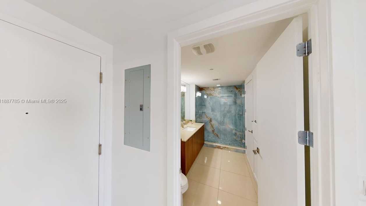 Small Image of 5300 PASEO BLVD #1607, Doral Number 7