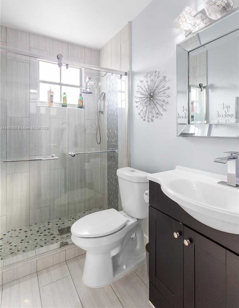 Small Image of 20773 NORTH WEST 3RD ST, Pembroke Pines Number 14