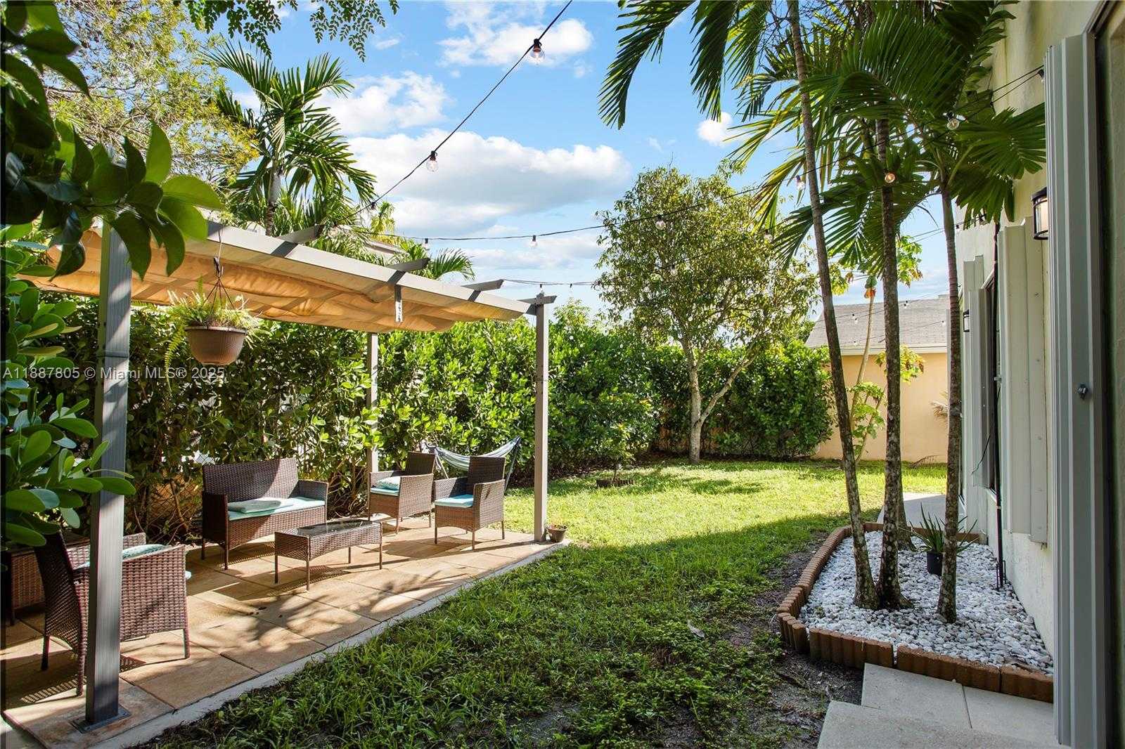 Small Image of 20773 NORTH WEST 3RD ST, Pembroke Pines Number 16