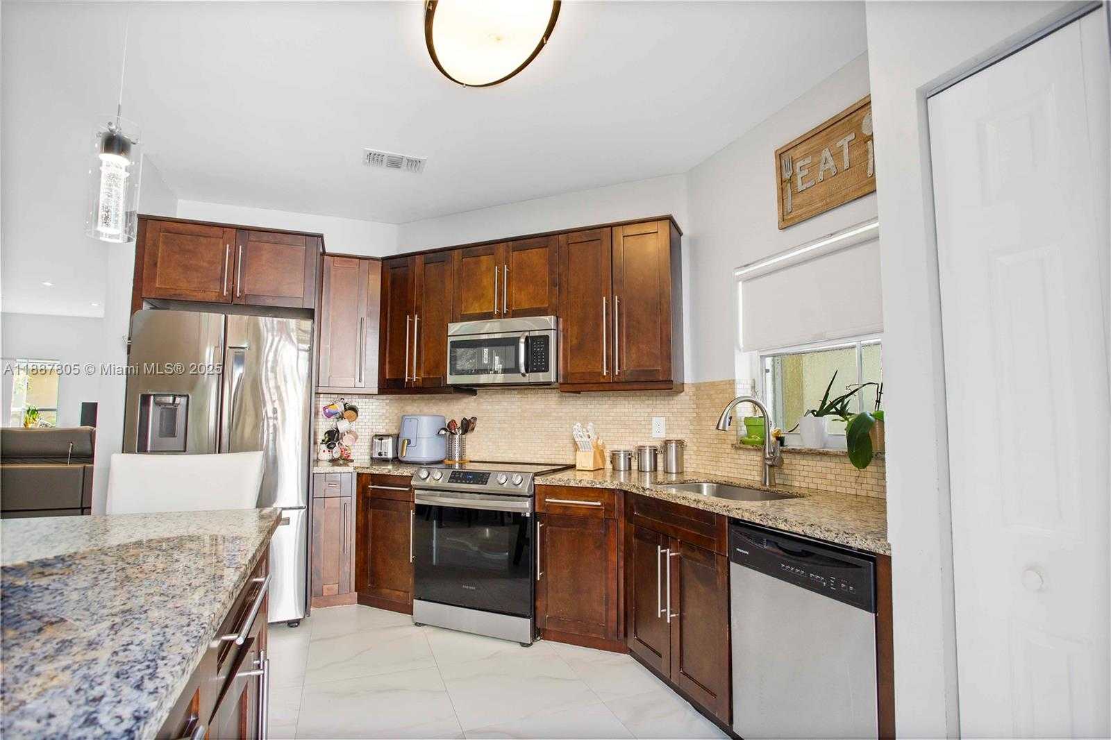 Small Image of 20773 NORTH WEST 3RD ST, Pembroke Pines Number 3