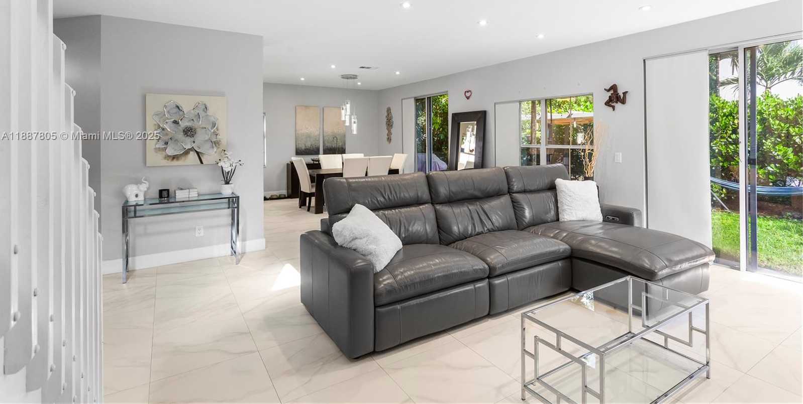 Small Image of 20773 NORTH WEST 3RD ST, Pembroke Pines Number 6