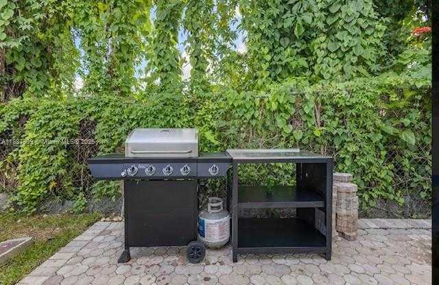Small Image of 5855 SOUTH WEST 62ND ST #5, Miami Number 12