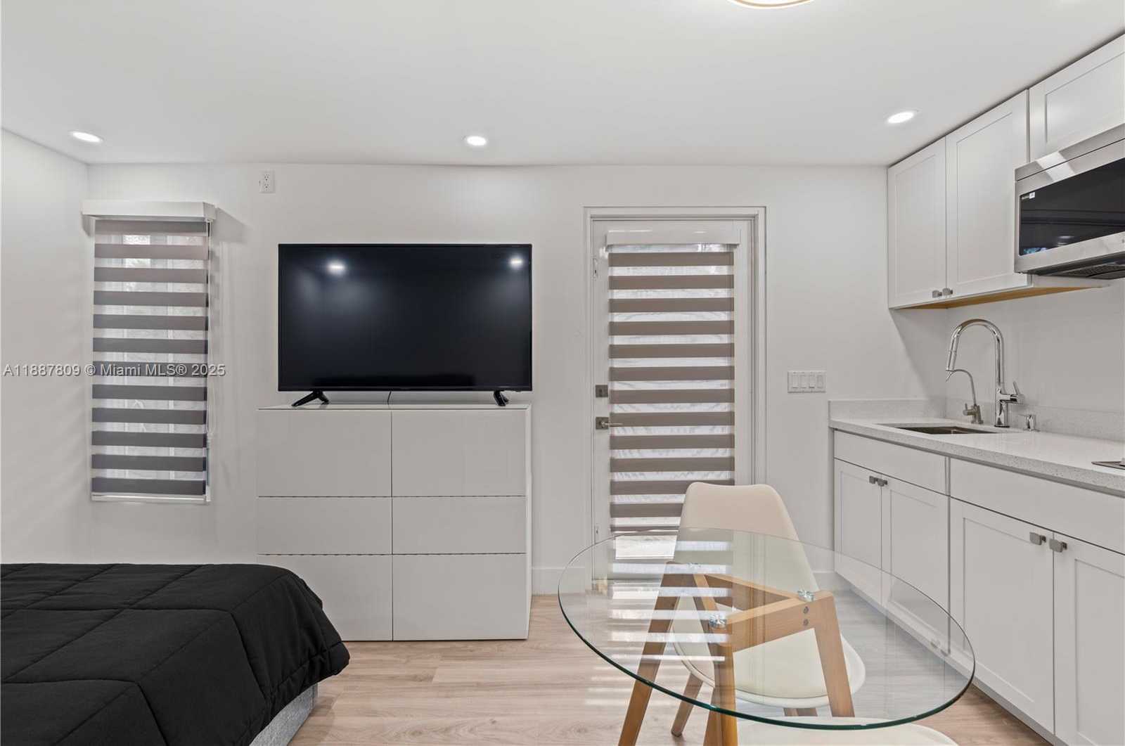 Small Image of 5855 SOUTH WEST 62ND ST #5, Miami Number 3