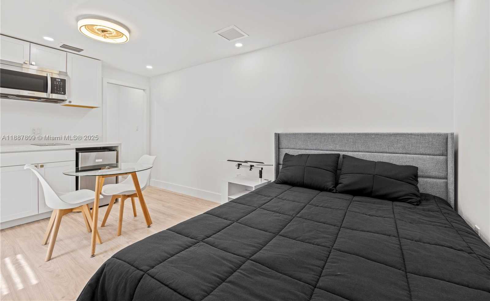 Small Image of 5855 SOUTH WEST 62ND ST #5, Miami Number 4