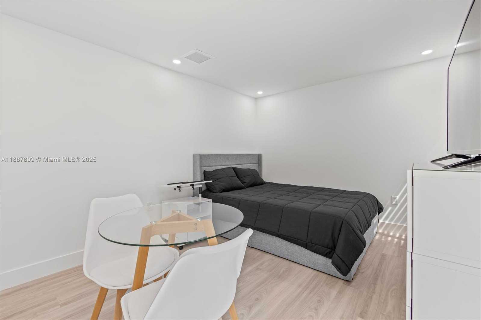Small Image of 5855 SOUTH WEST 62ND ST #5, Miami Number 5