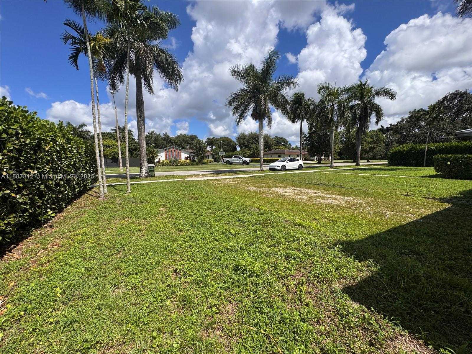 Small Image of 444 NORTH WEST 21ST ST, Homestead Number 11