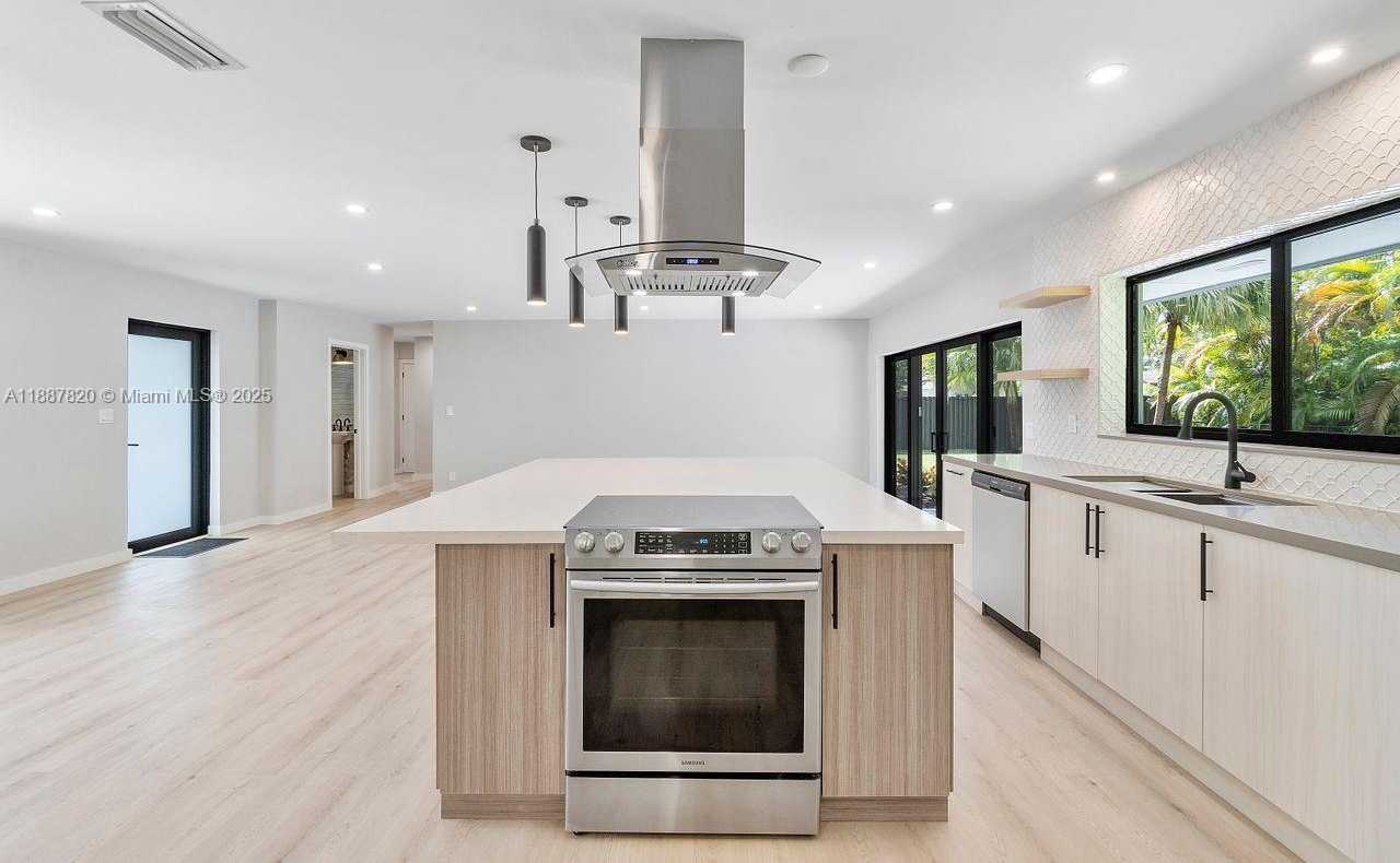 Small Image of 10460 SOUTH WEST 93RD ST, Miami Number 12