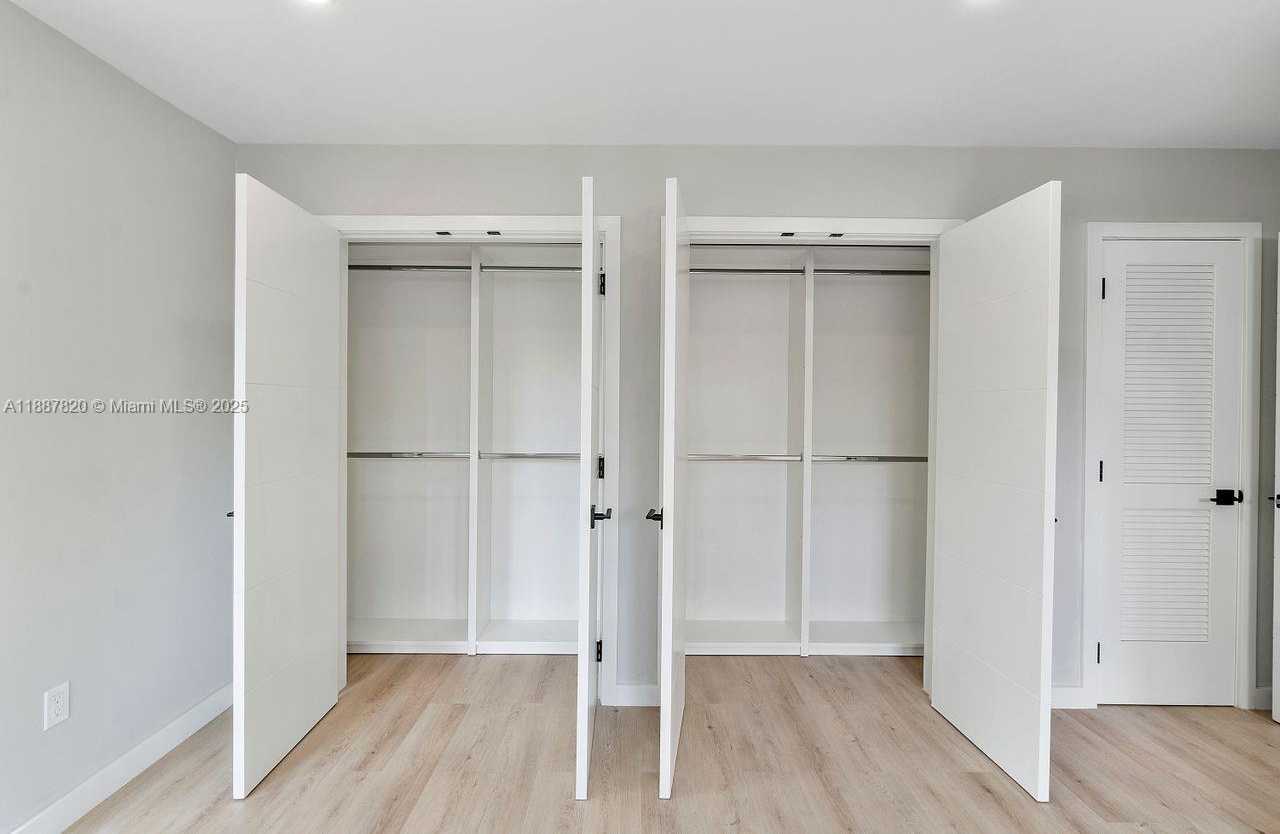 Small Image of 10460 SOUTH WEST 93RD ST, Miami Number 18