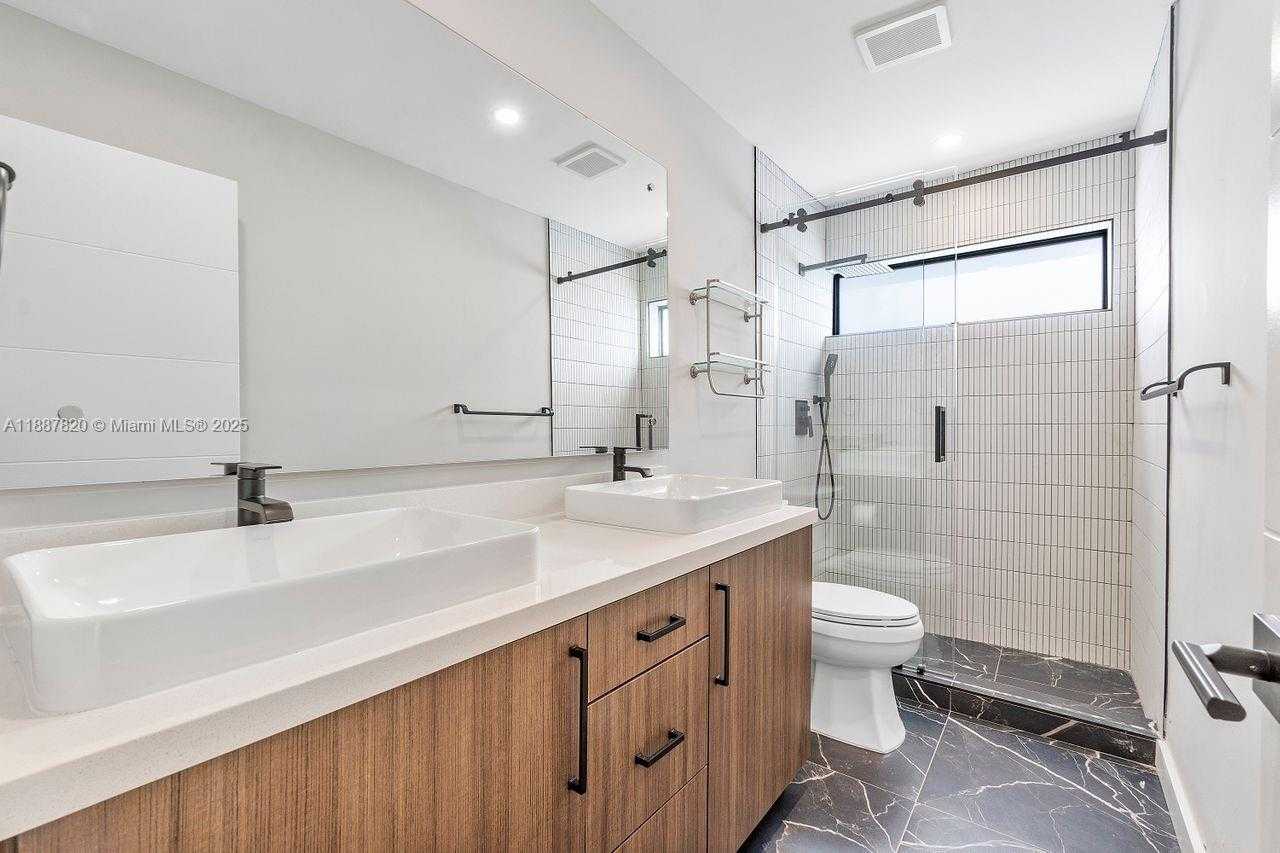 Small Image of 10460 SOUTH WEST 93RD ST, Miami Number 19