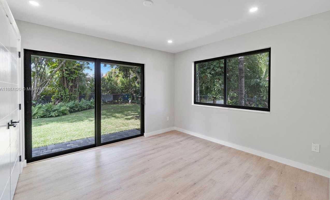 Small Image of 10460 SOUTH WEST 93RD ST, Miami Number 22