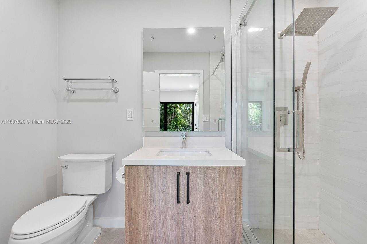 Small Image of 10460 SOUTH WEST 93RD ST, Miami Number 25
