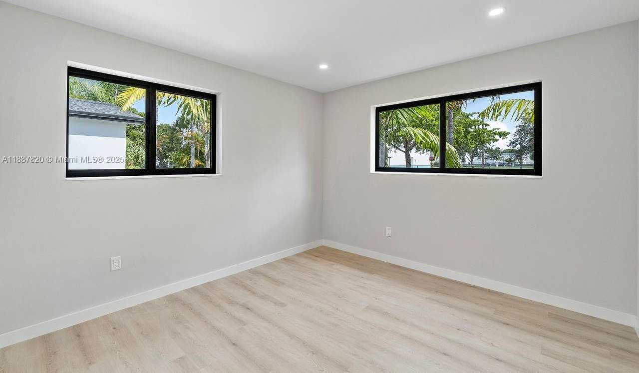 Small Image of 10460 SOUTH WEST 93RD ST, Miami Number 27
