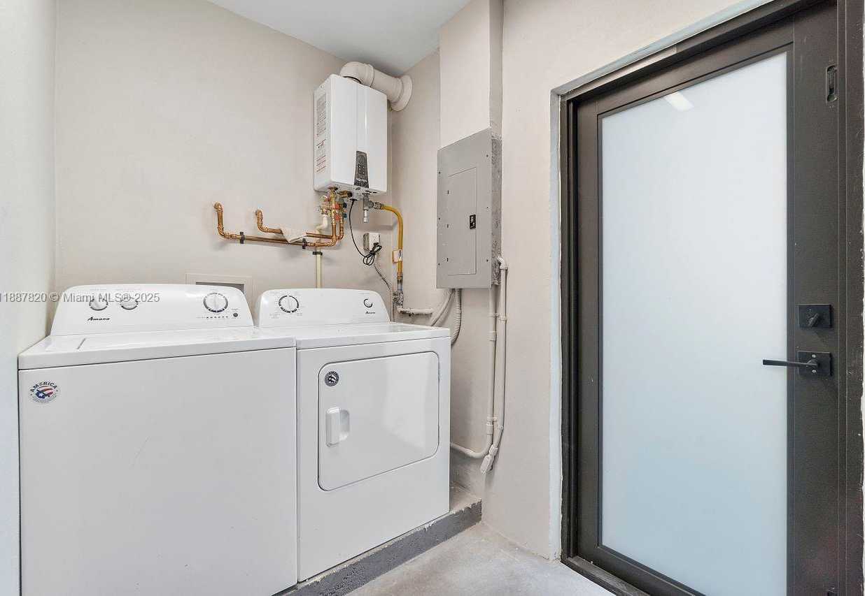 Small Image of 10460 SOUTH WEST 93RD ST, Miami Number 32
