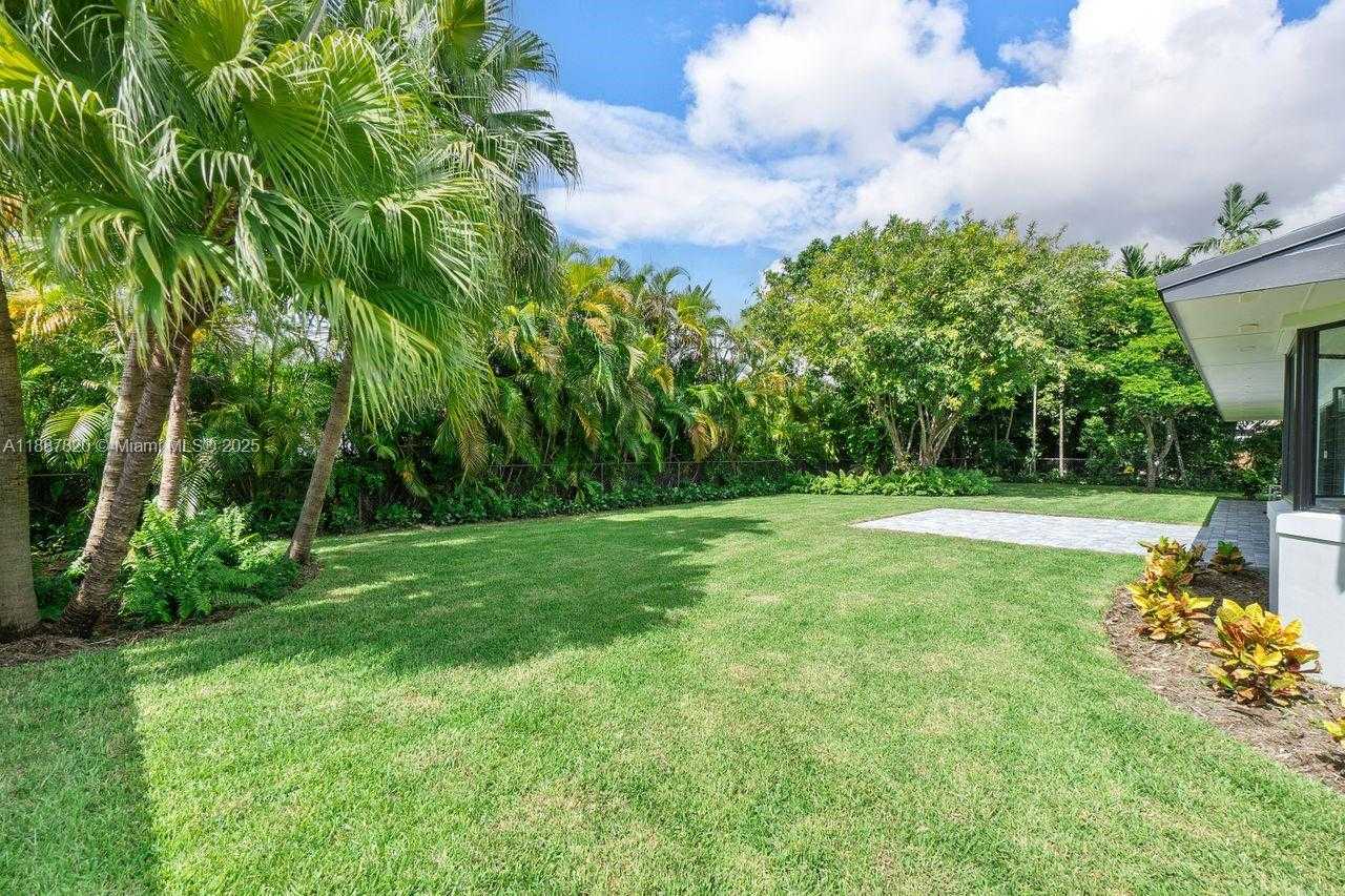 Small Image of 10460 SOUTH WEST 93RD ST, Miami Number 35