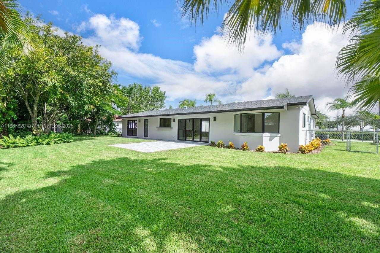 Small Image of 10460 SOUTH WEST 93RD ST, Miami Number 36