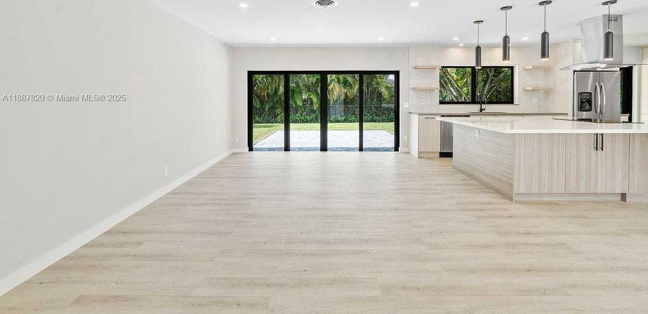 Small Image of 10460 SOUTH WEST 93RD ST, Miami Number 5