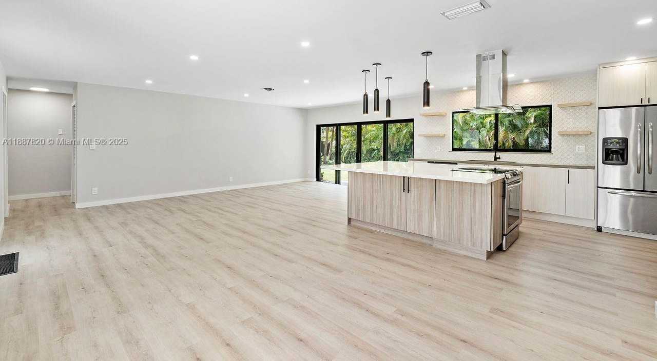 Small Image of 10460 SOUTH WEST 93RD ST, Miami Number 8