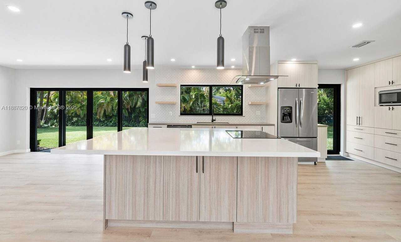 Small Image of 10460 SOUTH WEST 93RD ST, Miami Number 9