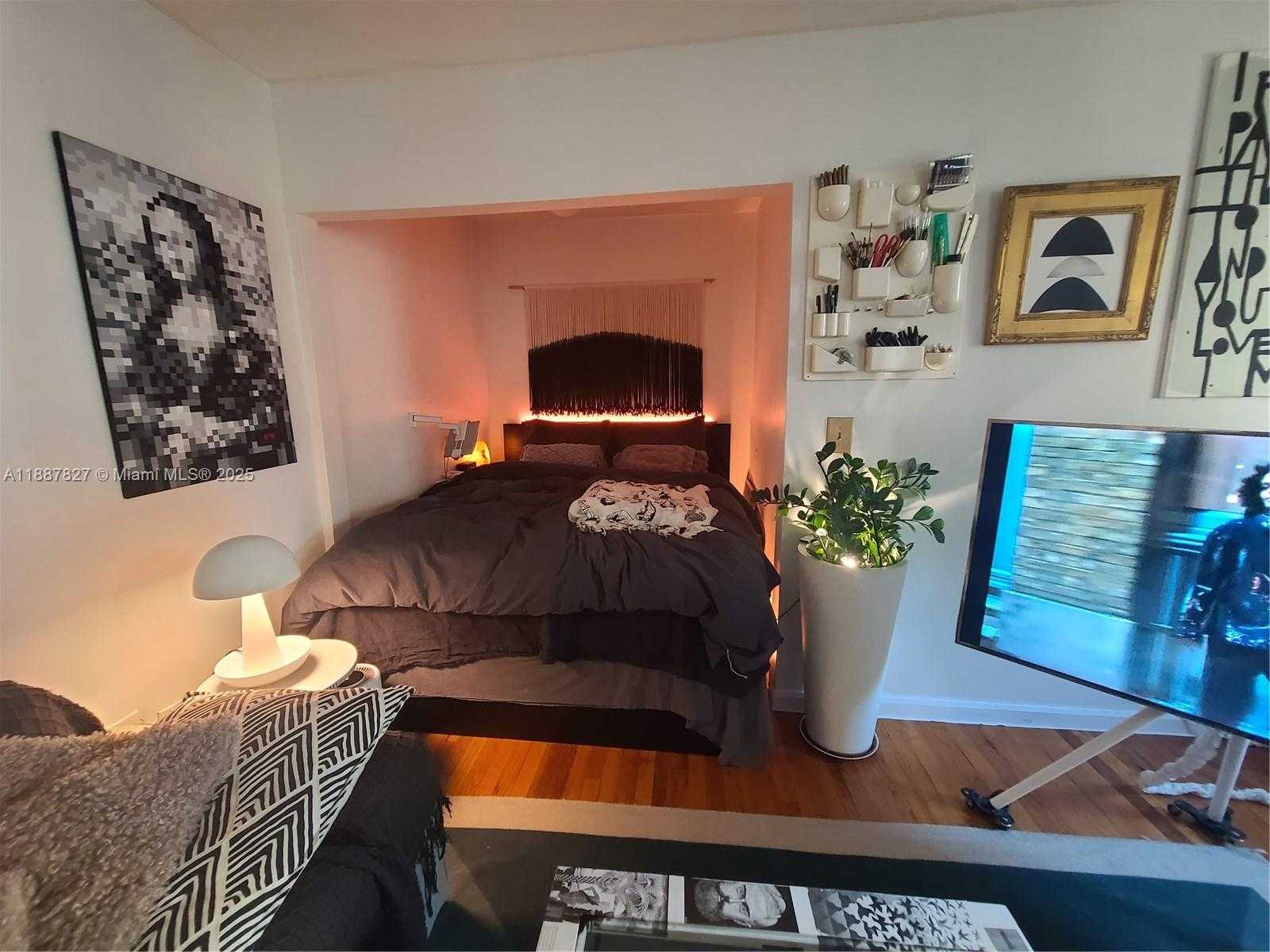 Small Image of 1308 DREXEL AV #206, Miami Beach Number 12