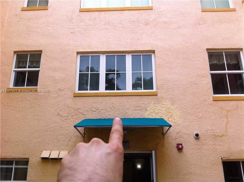 Small Image of 1308 DREXEL AV #206, Miami Beach Number 25