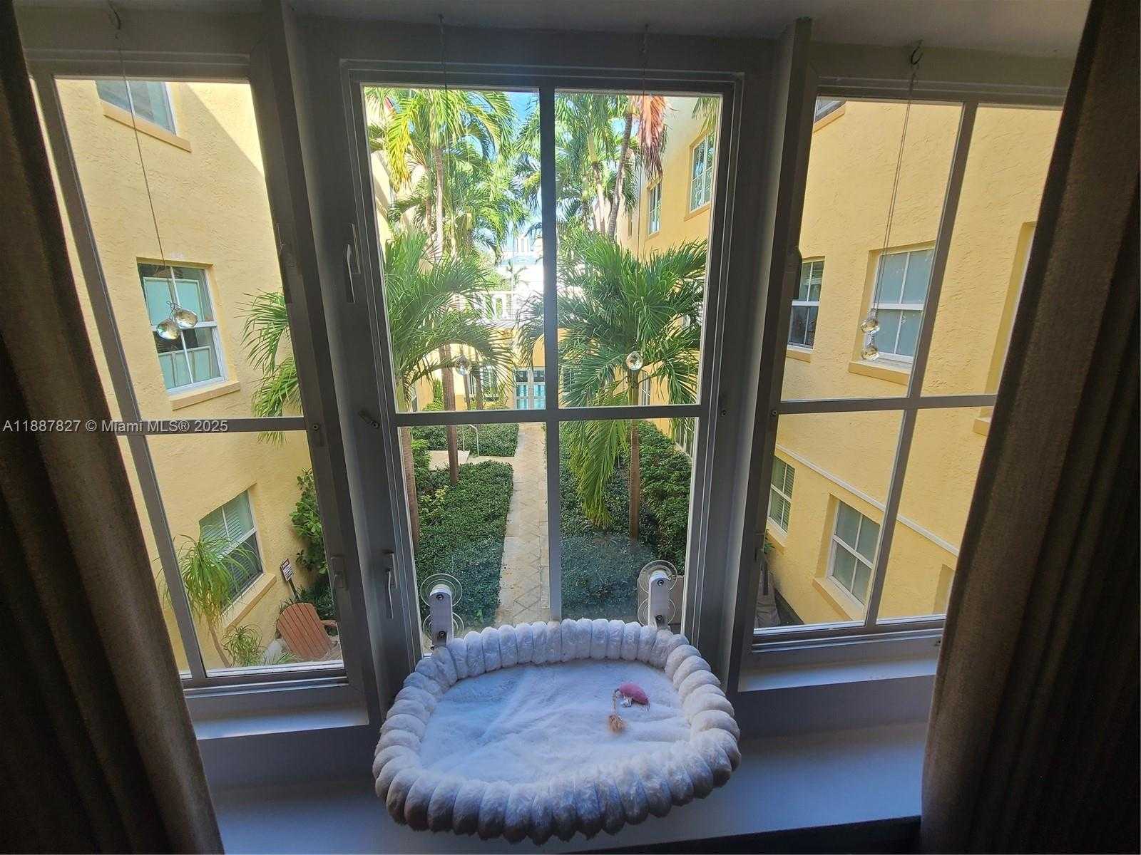 Small Image of 1308 DREXEL AV #206, Miami Beach Number 5