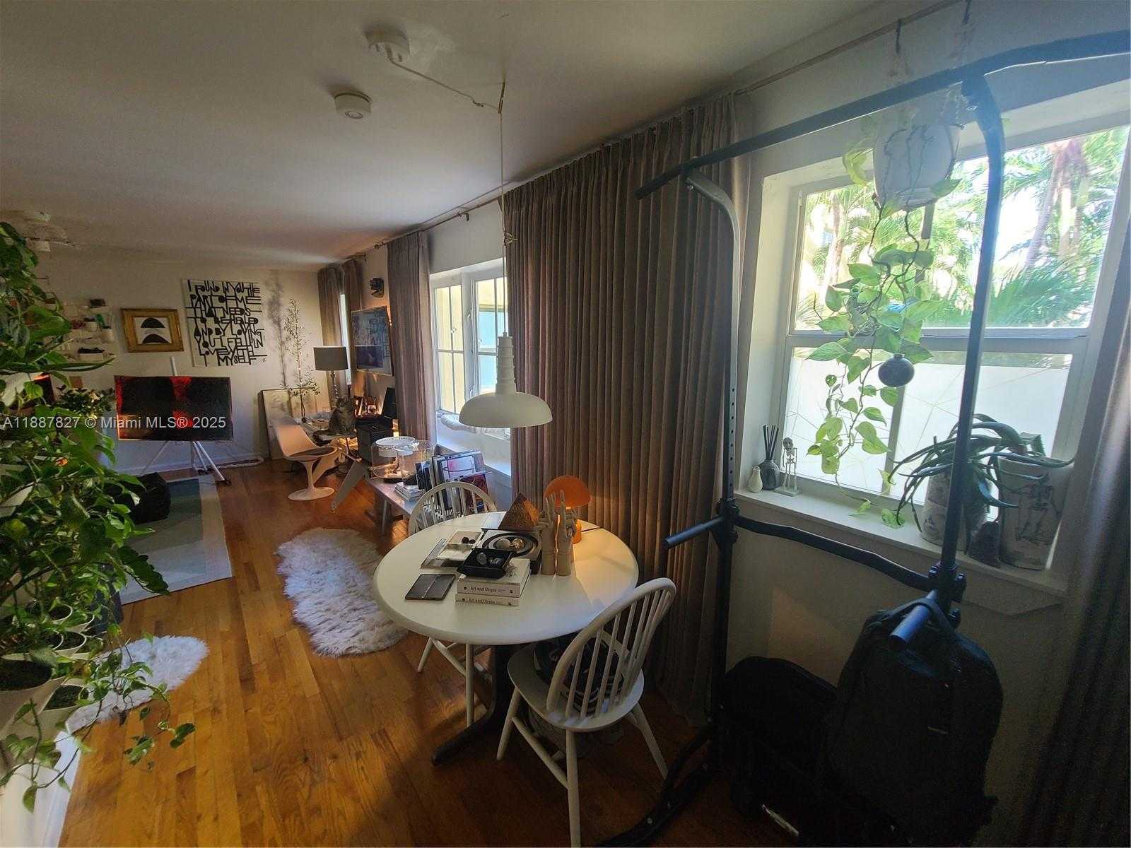 Small Image of 1308 DREXEL AV #206, Miami Beach Number 6