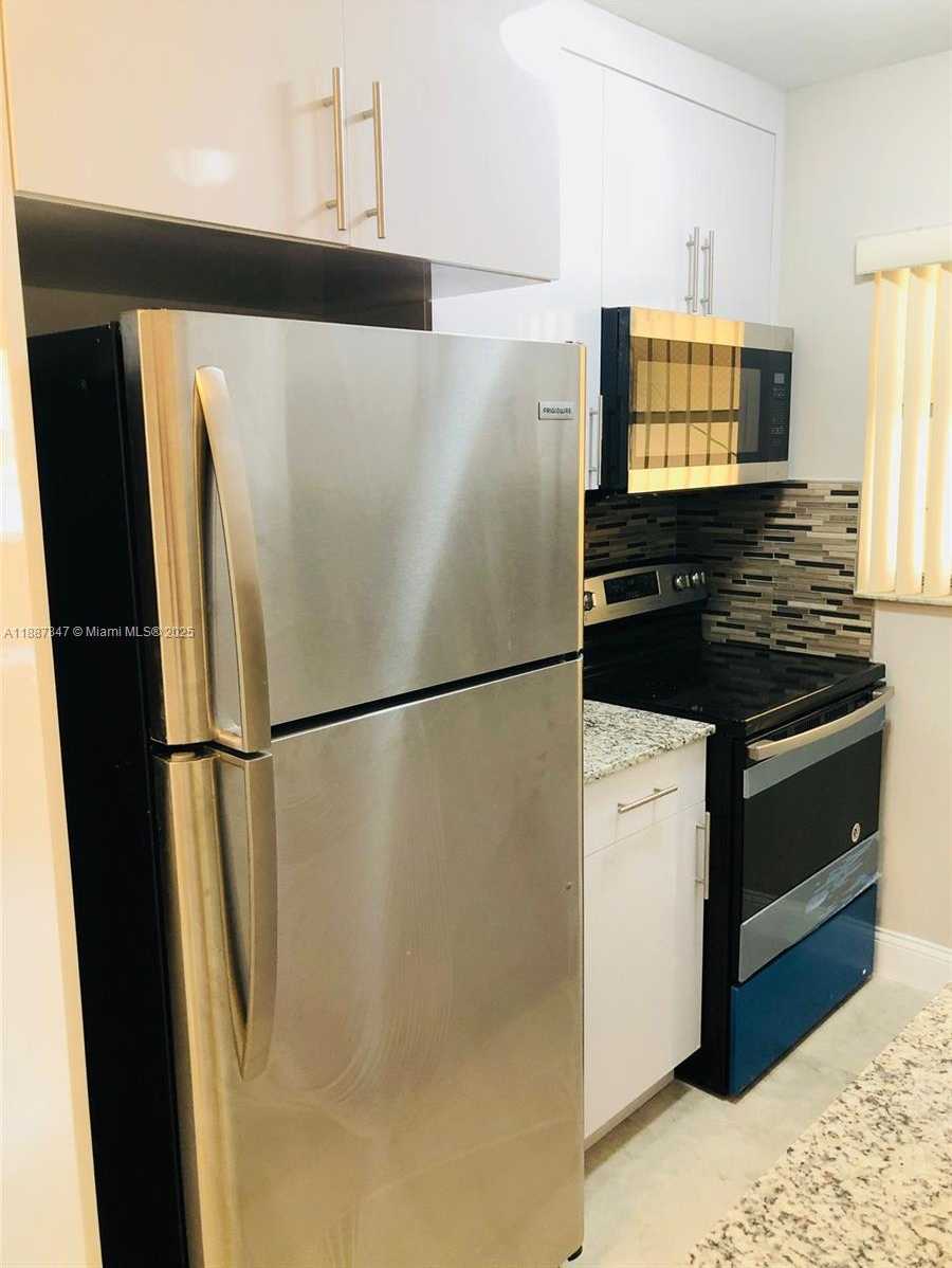 Small Image of 2615 POLK #22, Hollywood Number 1