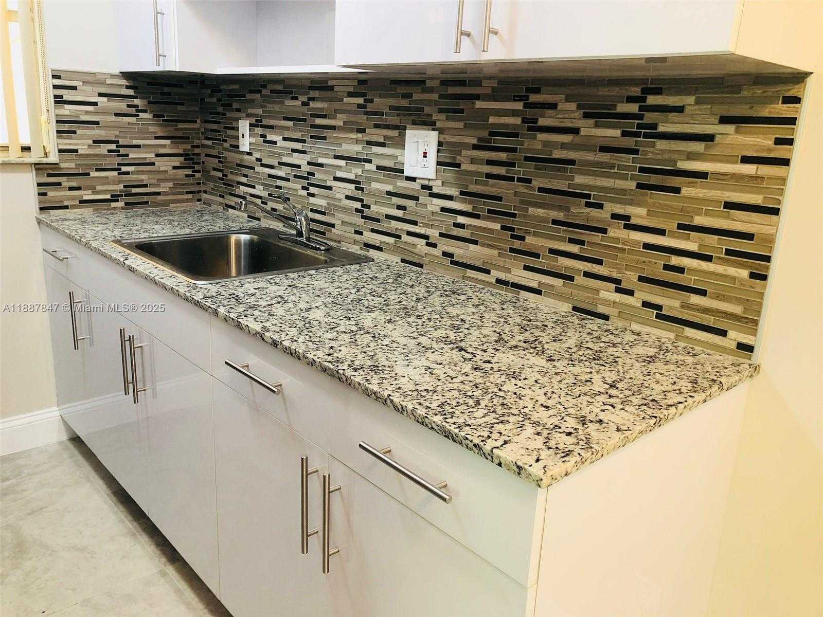 Small Image of 2615 POLK #22, Hollywood Number 2