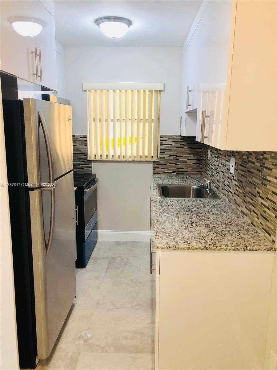 Small Image of 2615 POLK #22, Hollywood Number 3