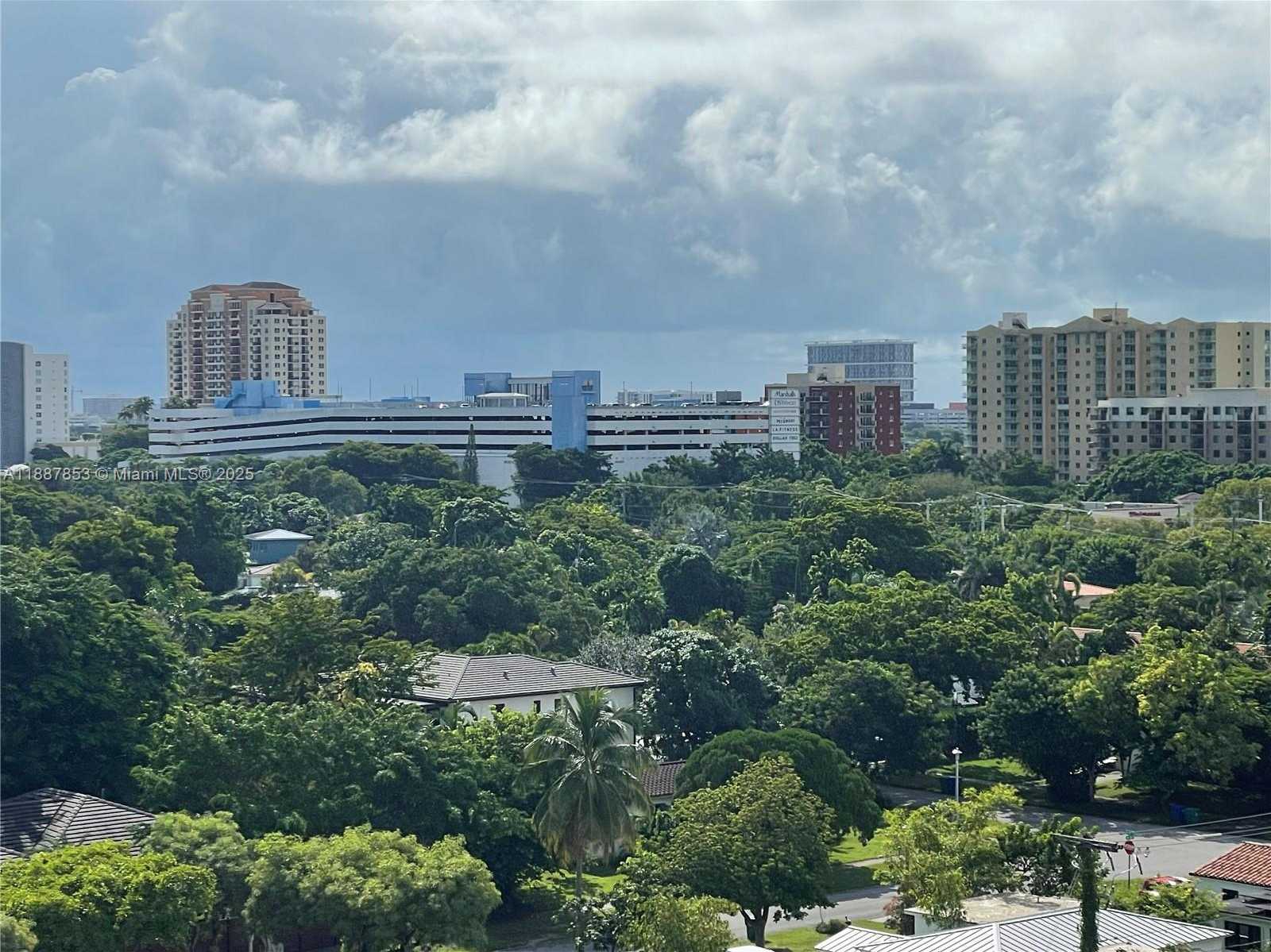 Small Image of 2030 SOUTH DOUGLAS RD #816, Coral Gables Number 5