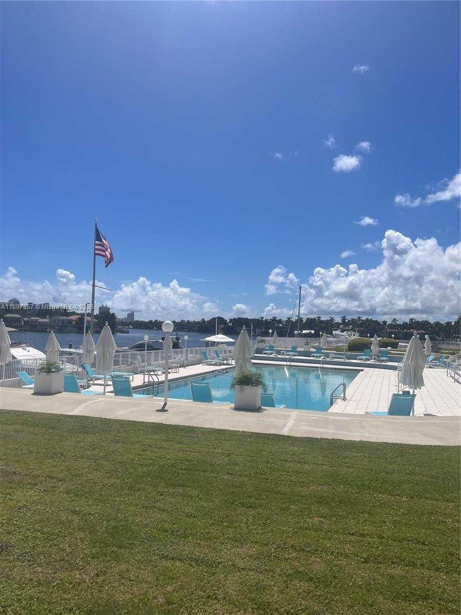 Small Image of 900 BAY DR #207, Miami Beach Number 13